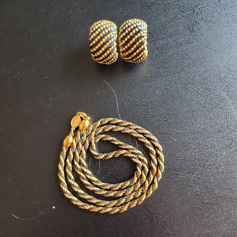 💛🖤NAPIER/Necklace & Clip-on Earrings🖤💛